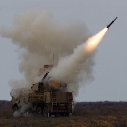 Δεκάδες νεκροί από τον βομβαρδισμό πόλης στη κεντρική Συρία