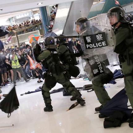 riot-police-thumb-large.jpg