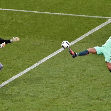 ronalfdo_goal.jpg