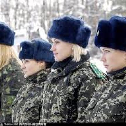 "Γυναικεία υπόθεση" θέλουν το στρατό στη Μόσχα