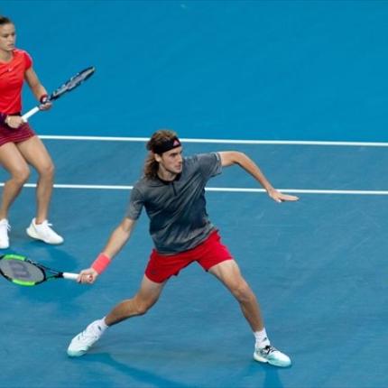 sakkari-tsitsipas.jpg
