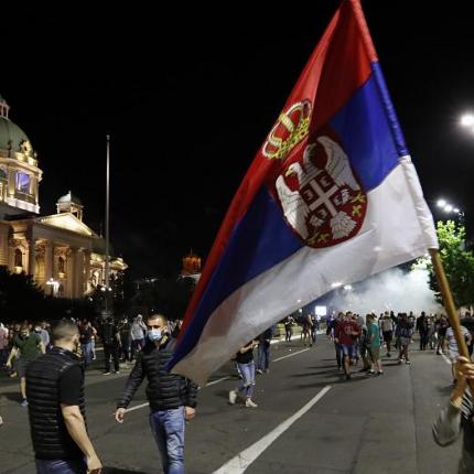 σερβία διαδηλώσεις κορωνοϊός