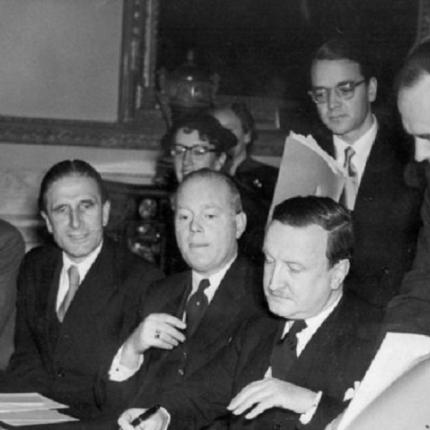 υπογραφή της συμφωνίας για την διαγραφή του γερμανικού χρέους