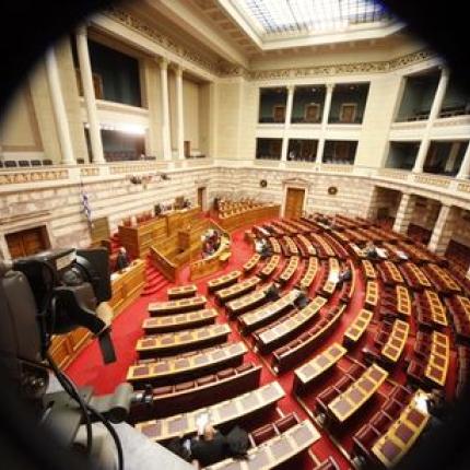 8 χρόνια πρωθυπουργική θητεία και εκλογή Προέδρου της Δημοκρατίας από το λαό, προτείνει η ΝΔ