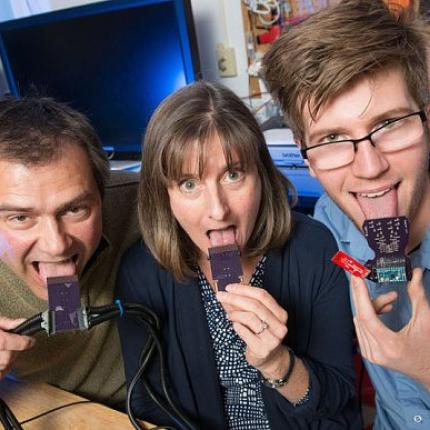 Συσκευή θα επιτρέπει σε κωφούς να ακούν με τη ... γλώσσα!