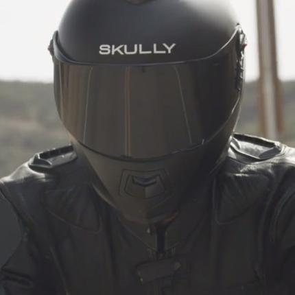 To πιο έξυπνο κράνος μοτοσικλέτας στον κόσμο! (βίντεο)