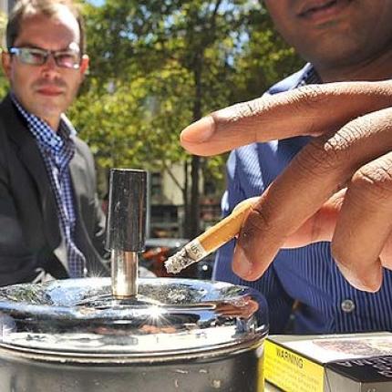 Θύελλα αντιδράσεων για το ενδεχόμενο να απαγορευτεί εντελώς το κάπνισμα στη Μελβούρνη