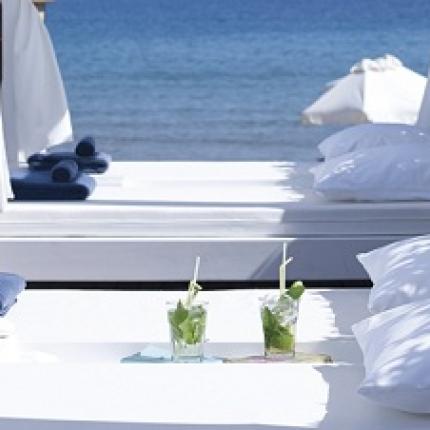 Το spa, ο πρώην υπουργός και η αστυνομική φύλαξη (βίντεο)