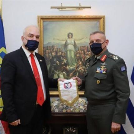 ο αρχηγός ΓΕΕΘΑ με τον κ.Βαρσάμη