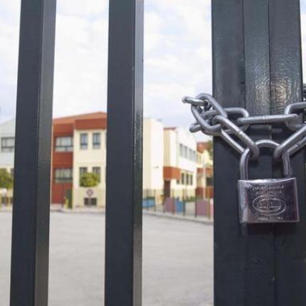 'Εβαλαν σιλικόνη στα λουκέτα εκλογικών κέντρων της Θεσσαλονίκης