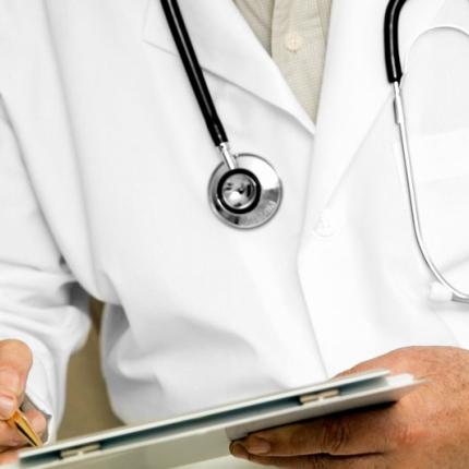 Εξαιρούν από το πλαφόν για τη συνταγογράφηση ειδικές κατηγορίες γιατρών, ασθενών και φαρμάκων