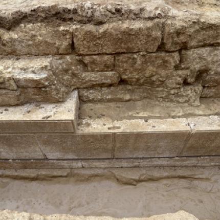 Αποκαλύπτεται σταδιακά η είσοδος του τάφου στον Τύμβο Καστά στην Αμφίπολη