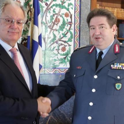 Τασούλας - Καραμαλάκης