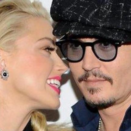 Ο Τζόνι Ντεπ παντρεύτηκε τη σύντροφό του Άμπερ Χερντ