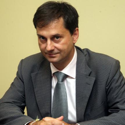 Το παγωμένο χαμόγελο του Θεοχάρη και η έκκληση για βοήθεια μιας απολυμένης... (βίντεο)