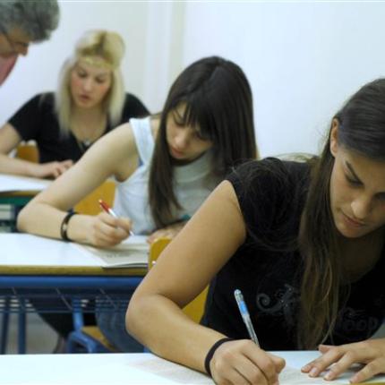 "Καυτό" καλοκαίρι για γονείς και μαθητές λόγω... Μαθηματικών και Τράπεζας Θεμάτων