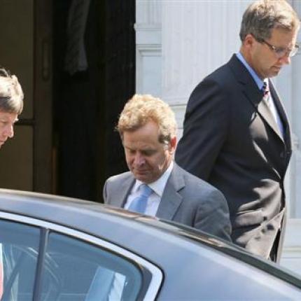 Με άγριες διαθέσεις οι Τροϊκανοί στην Αθήνα