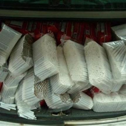 Χειροπέδες σε 25χρονο Πακιστανό για παράνομο εμπόριο τσιγάρων 