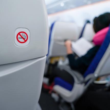 τσιγάρο αεροπλάνο