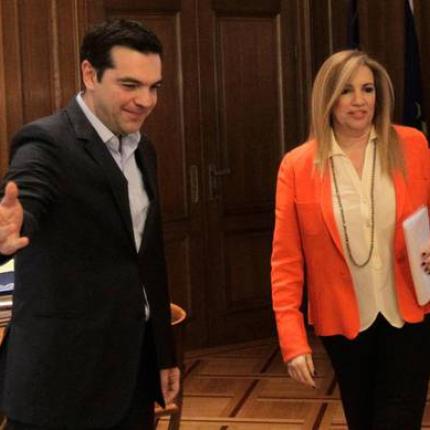 tsipras_kai_fofi_mazi_stis_vryxelles.jpg