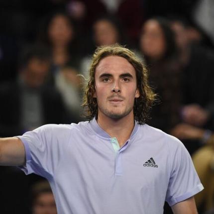 tsitsipas-carena-busta-match.jpg