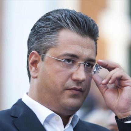  Απόστολος Τζιτζικώστας 