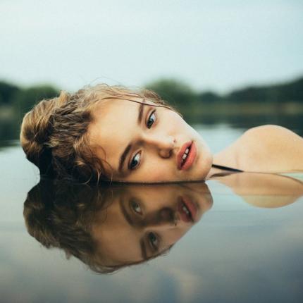 γυναίκα θάλασσα