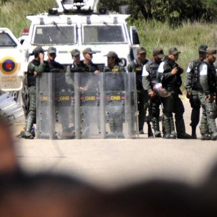 Δεκατρείς τρόφιμοι φυλακής στη Βενεζουέλα νεκροί από υπερβολική δόση φαρμάκων