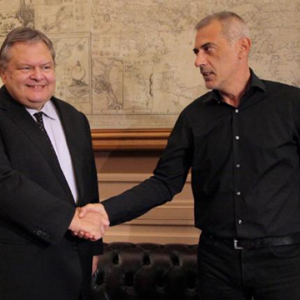 Τετ α τετ Βενιζέλου - Μώραλη