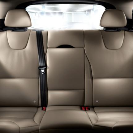 volvo-xc60-back-seat.jpg