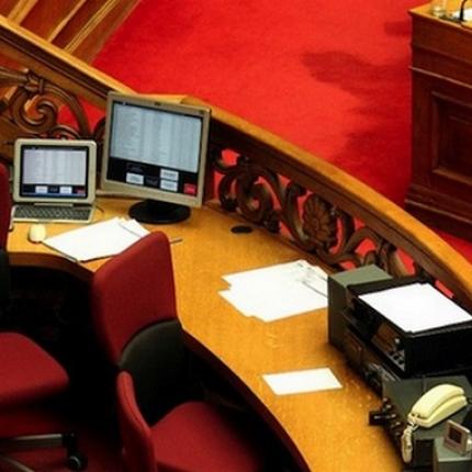 Οι πολιτικές αντιδράσεις μετά τη δεύτερη ψηφοφορία για ΠτΔ