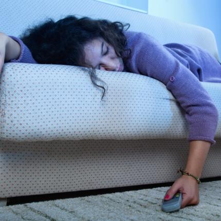 υπνος,καναπες,γυναικα