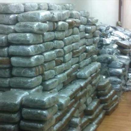 Αλβανοί θα "έσπρωχναν" στην Ιταλία πάνω από ένα τόνο χασίς