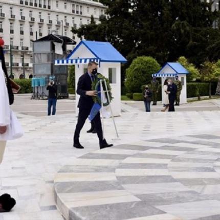 Από την κατάθεση στεφάνου