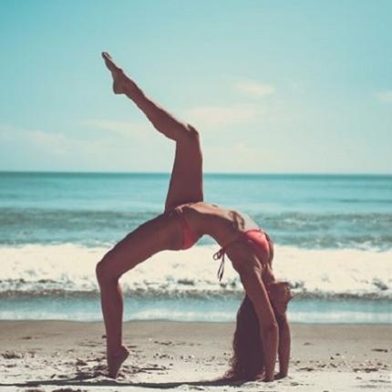 ζώδια γυναίκα θάλασσα γυμναστική γιόγκα