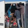 Πρόσφυγες βρέθηκαν κλειδωμένοι σε νταλίκα – ψυγείο .jpg