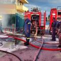 Ισχυρές δυνάμεις της Πυροσβεστικής έφτασαν στην περιοχή.