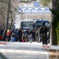 Εκατοντάδες πρόσφυγες βρίσκονται στον Έβρο και επιχειρούν να περάσουν προς την Ελλάδα.