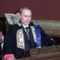 Αφαιρεί από τον Πούτιν τον τίτλο του επίτιμου διδάκτορα
