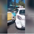 Αστικό λεωφορείο συγκρούστηκε με δύο Ι.Χ.