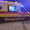Το ασθενοφόρο μετέφερε τη νεαρή στο νοσοκομείο.