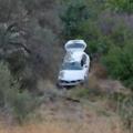 Συναγερμός σε Πυροσβεστική και ΕΚΑΒ για αυτοκίνητο που έπεσε σε γκρεμό