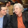 Σε εξέλιξη η συνάντηση του Αλέξη Τσίπρα με τον Μίκη Θεοδωράκη