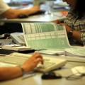 Βαθιά το χέρι στην τσέπη οι φορολογούμενοι μέχρι να τελειώσει το 2014