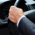 hand-on-steering-wheel-road-rage-statistics.jpg