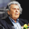 Μίκης Θεοδωράκης: Θέλουν να μας "τηγανίζουν" στον αιώνα τον άπαντα