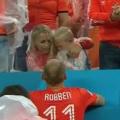 Απαρηγόρητος ο Robben junior για τον αποκλεισμό της Ολλανδίας... (βίντεο)