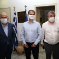 Ο Χάρης Θεοχάρης με τον Περιφερειάρχη Κρήτης και τον Δήμαρχο Ηρακλείου.