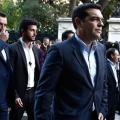 Επτά στους δέκα 'Ελληνες στηρίζουν τη στάση της κυβέρνησης απέναντι στους δανειστές