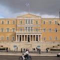 Πυκνοί καπνοί στο ισόγειο της Βουλής από βραχυκύκλωμα